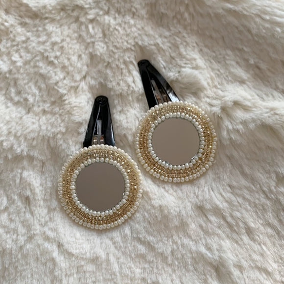 Ethnic White Mirror Motif Snap Clips