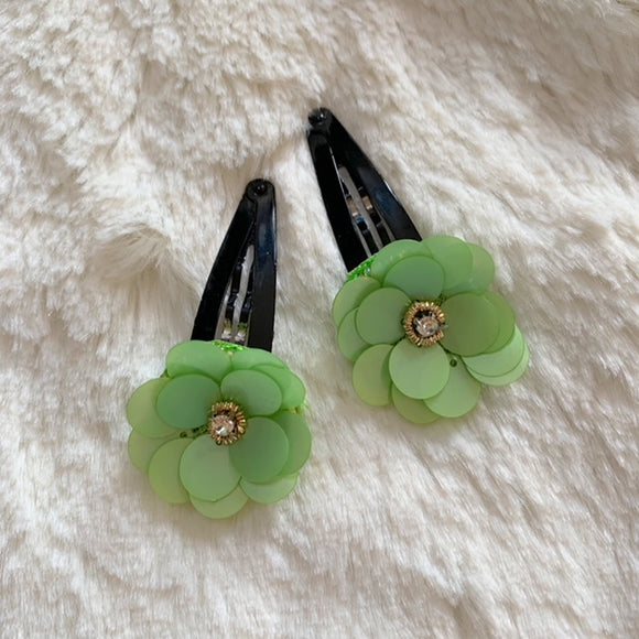 Green Flower Motif Snap Clips